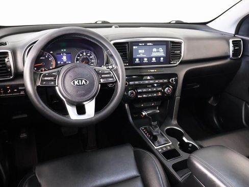 Used 2022 Kia Sportage EX image 2