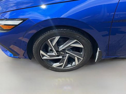 Certified 2025 Hyundai Elantra Sport image 29