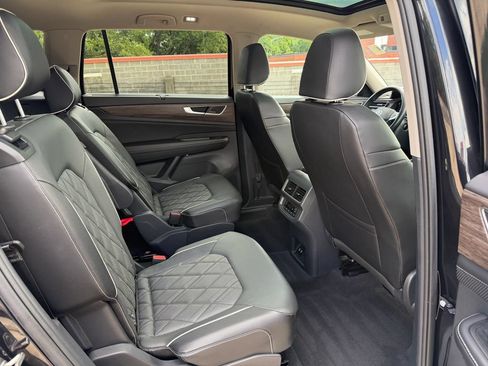 Certified 2024 Volkswagen Atlas SEL Premium R-Line AWD/4WD image 25