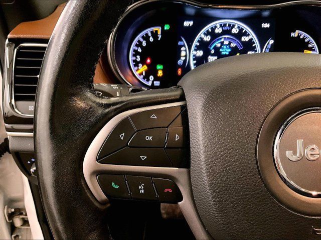 Used 2020 Jeep Grand Cherokee Overland AWD/4WD image 17