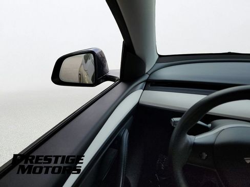 Used 2023 Tesla Model Y Long Range AWD/4WD image 13