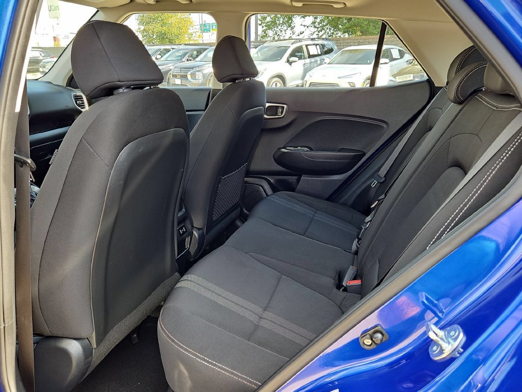 Used 2025 Hyundai Venue SEL FWD image 28