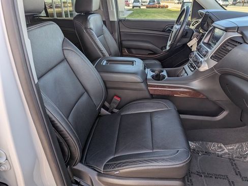 Used 2020 GMC Yukon SLE w/ HD Trailering Package image 4