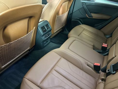 Used 2025 Audi Q5 2.0T Premium Plus w/ Premium Plus Package image 11