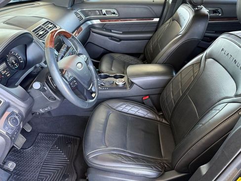 Used 2018 Ford Explorer Platinum AWD/4WD image 5