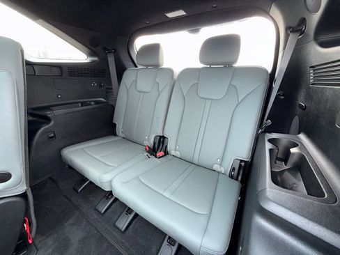 Certified 2025 Kia Sorento SX Prestige w/ Sage Leather Package image 29