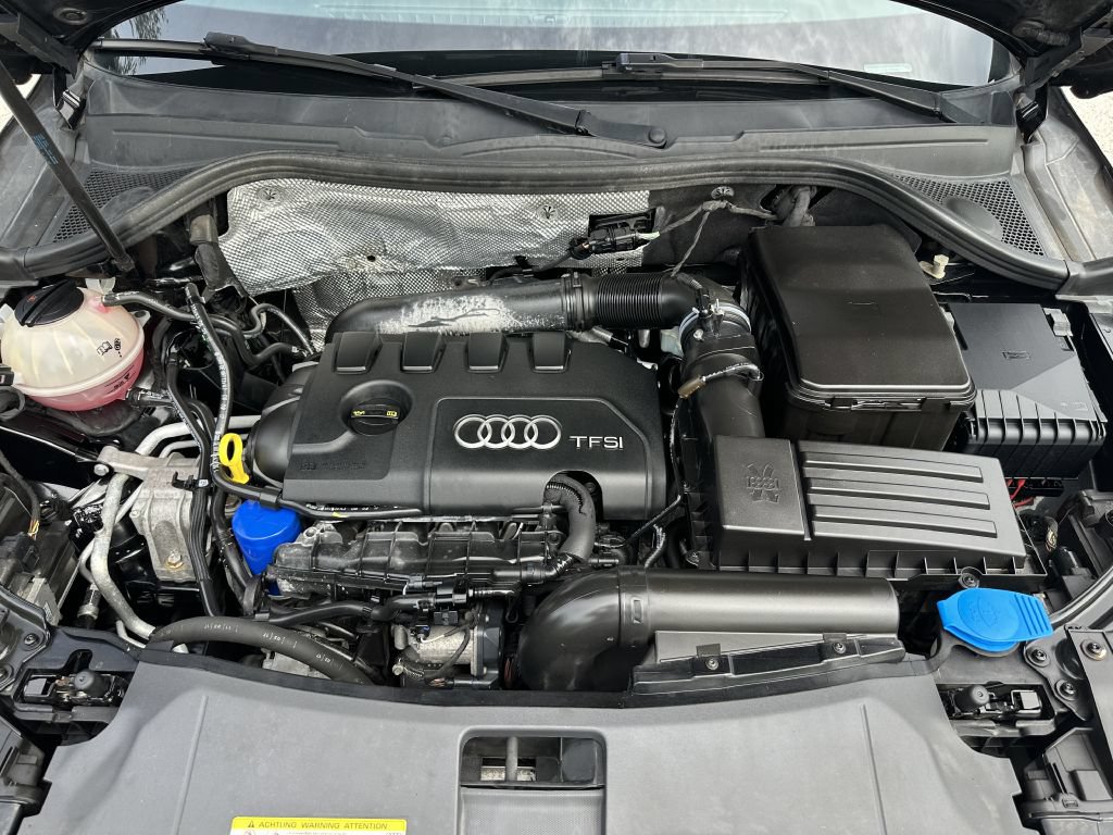 Used 2018 Audi Q3 2.0T Premium Plus w/ Premium Plus Package AWD/4WD image 4
