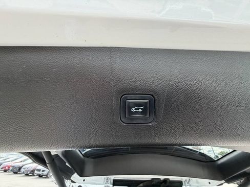 Used 2019 Chevrolet Traverse LT AWD/4WD image 13