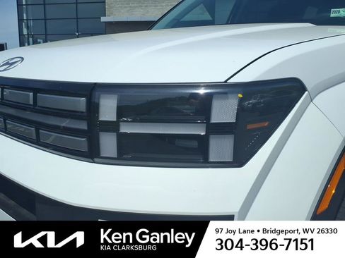 Used 2025 Hyundai Santa Fe SEL AWD/4WD image 11