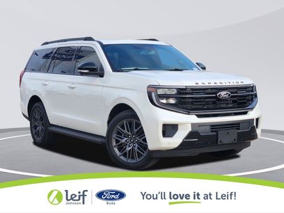 New 2026 Ford Expedition Platinum w/ Stealth Appearance Package