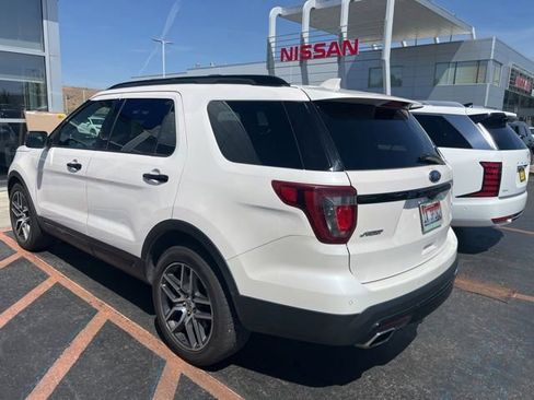Used 2017 Ford Explorer Sport w/ Equipment Group 401A AWD/4WD image 3