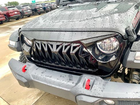 Used 2020 Jeep Gladiator Rubicon AWD/4WD image 2