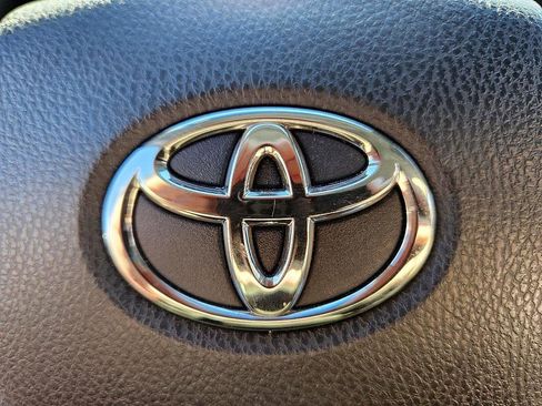 Used 2018 Toyota Camry LE image 26