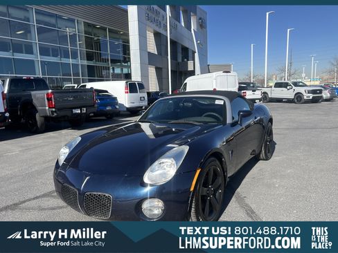 Used 2007 Pontiac Solstice w/ Preferred Package image 1
