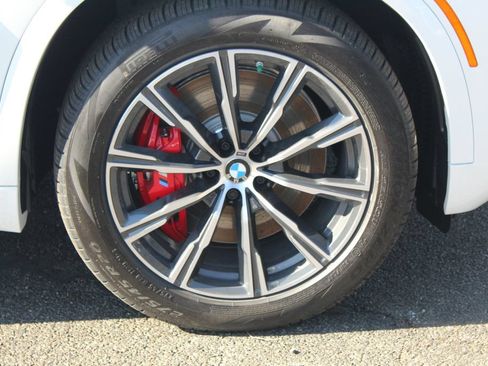 Used 2026 BMW X5 xDrive50e w/ M Sport Package AWD/4WD image 11