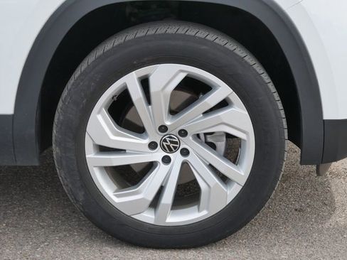 Certified 2023 Volkswagen Atlas SE image 9