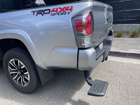Used 2023 Toyota Tacoma TRD Sport AWD/4WD image 9