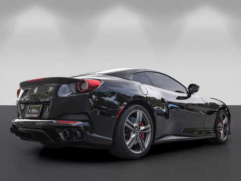 Certified 2019 Ferrari Portofino RWD image 10