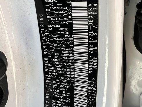 Certified 2017 Toyota Corolla LE image 37