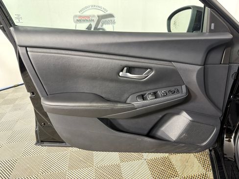 Used 2024 Nissan Sentra SV FWD image 10