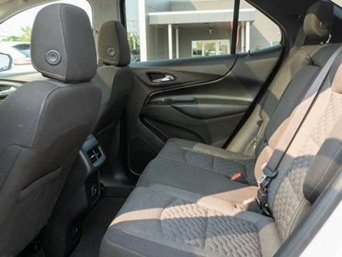 Used 2019 Chevrolet Equinox LT w/ Sun & Navigation Package AWD/4WD image 11