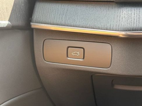 Certified 2023 Volvo XC90 B6 Ultimate w/ Protection Package AWD/4WD image 32
