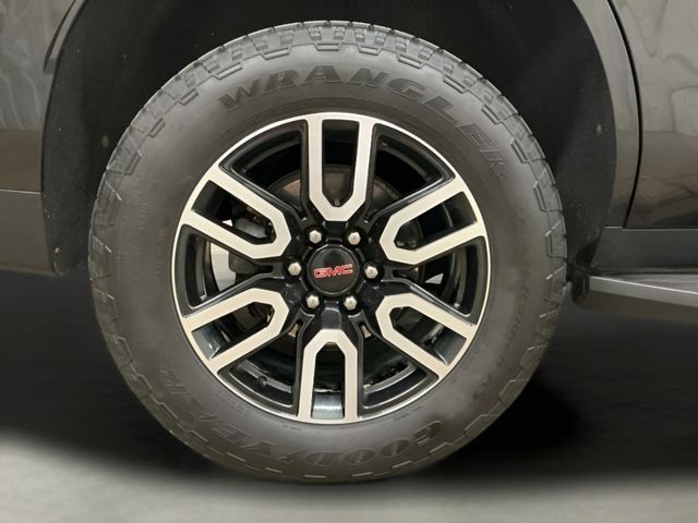 Used 2022 GMC Yukon AT4 AWD/4WD image 31