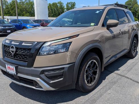 Used 2023 Nissan Pathfinder Rock Creek AWD/4WD image 5