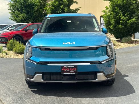 Used 2024 Kia EV9 Land AWD/4WD image 2