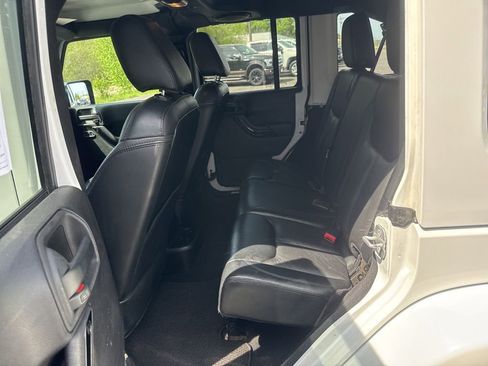 Used 2014 Jeep Wrangler Unlimited Sahara AWD/4WD image 26