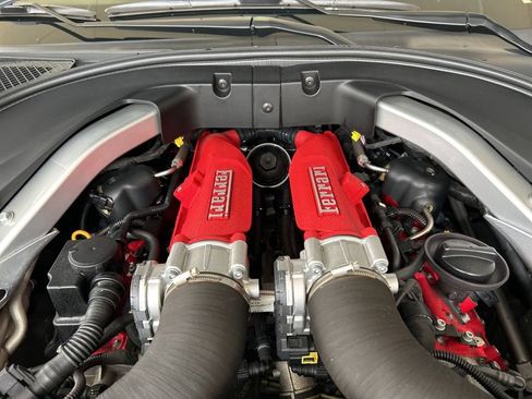 Used 2019 Ferrari Portofino RWD image 29