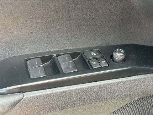 Used 2025 Toyota Camry LE image 28