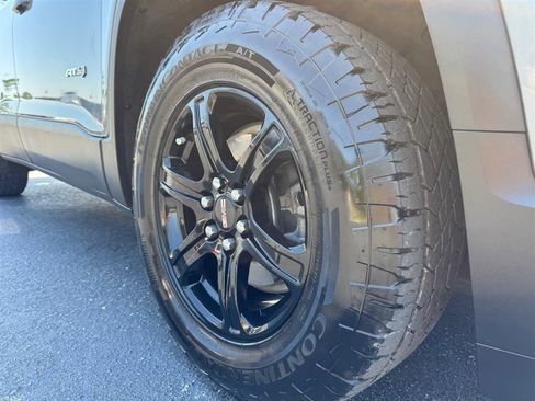 Used 2022 GMC Acadia AT4 w/ Technology Package AWD/4WD image 9
