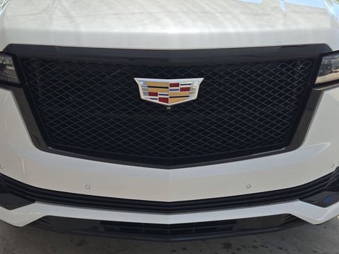 Used 2022 Cadillac Escalade Sport w/ Touring Package AWD/4WD image 6
