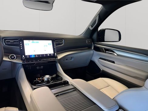 New 2026 Jeep Grand Wagoneer L 4WD image 20