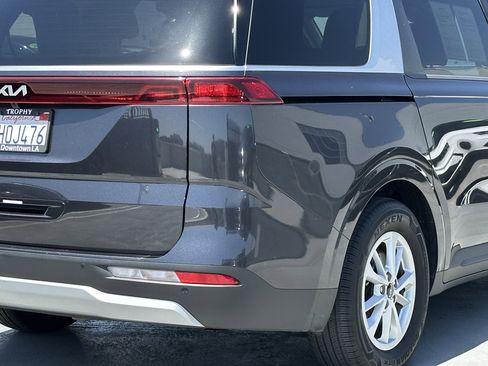 Used 2024 Kia Carnival LX FWD image 6