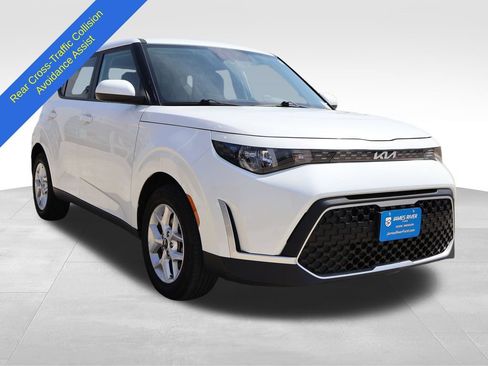 Used 2025 Kia Soul LX w/ LX Technology Package FWD image 6