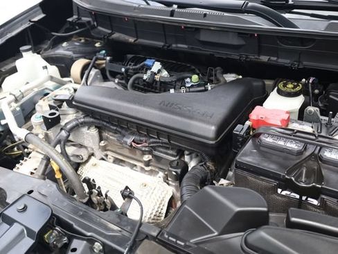 Used 2018 Nissan Rogue S FWD image 8