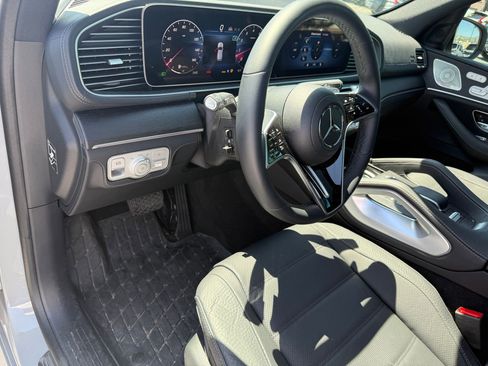 Used 2025 Mercedes-Benz GLE 580 4MATIC image 16