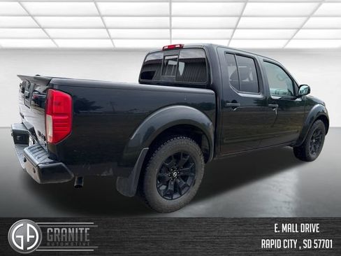 Used 2021 Nissan Frontier SV w/ Midnight Edition Floor Mats AWD/4WD image 5