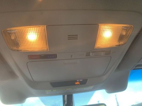 Used 2017 Subaru Legacy 2.5i Premium image 22