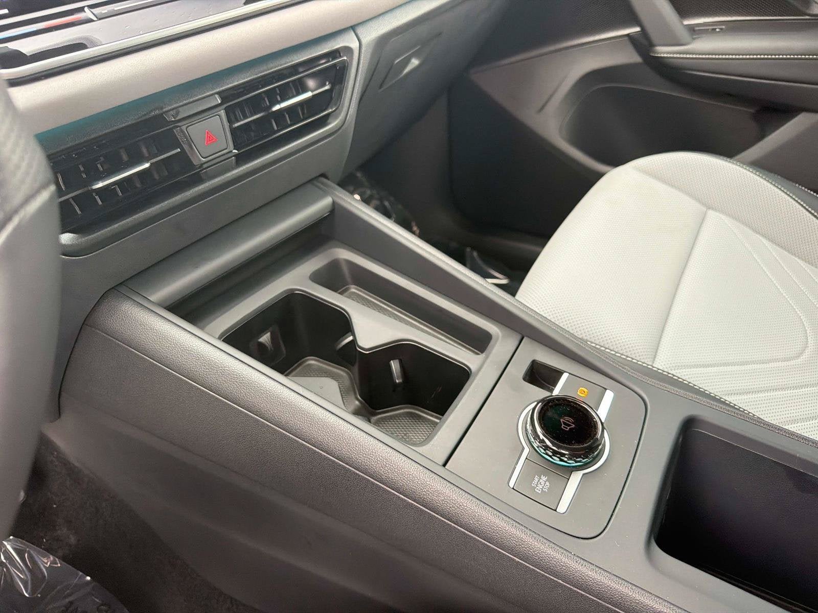 Certified 2026 Volkswagen Tiguan SE R-Line FWD image 25