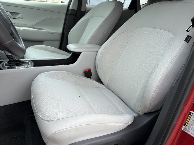 Certified 2025 Hyundai Kona SEL FWD image 32