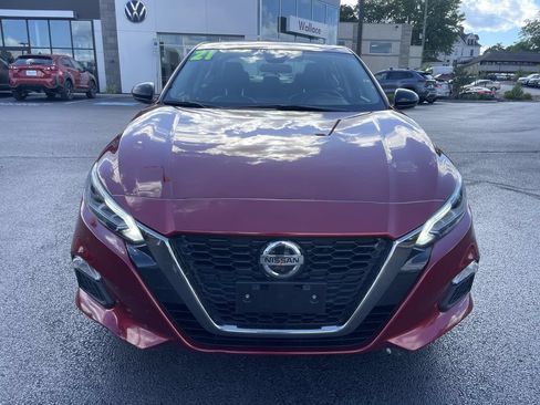 Used 2021 Nissan Altima 2.5 SR w/ SR Premium Package AWD/4WD image 2