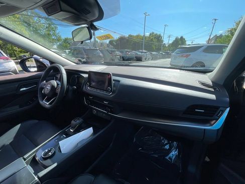 Certified 2023 Nissan Rogue SV w/ SV Premium B Package AWD/4WD image 19