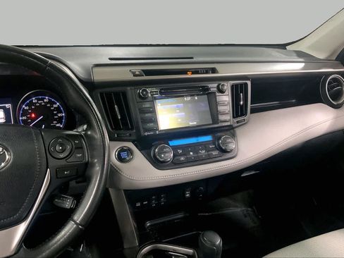 Used 2018 Toyota RAV4 XLE AWD/4WD image 7
