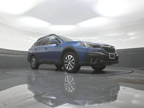 Used 2021 Subaru Outback Premium AWD/4WD image 9