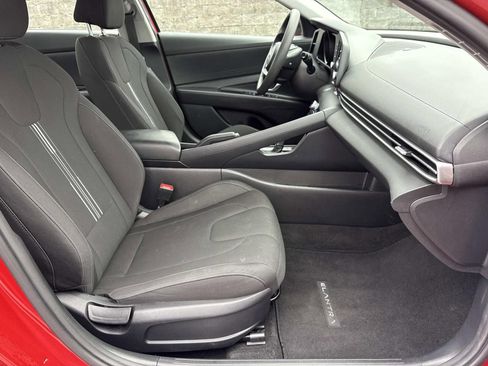 Used 2023 Hyundai Elantra SEL w/ Winter Weather Package image 25