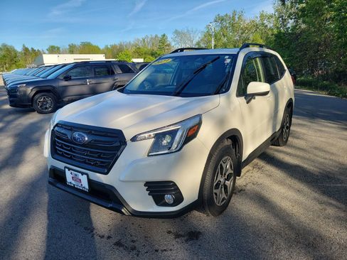 Certified 2023 Subaru Forester Premium AWD/4WD image 1