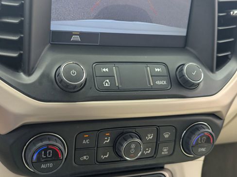 Used 2023 GMC Acadia Denali image 24